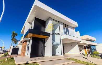 Imagem: A casa em condomínio possui 4 Dormitórios, 5 Banheiros, 4