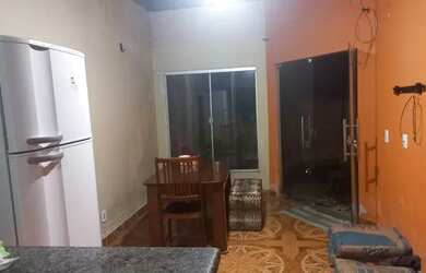 Imagem: A casa possui 2 Dormitórios, 2 Banheiros e está localizado