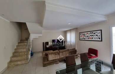 Imagem: A casa em condomínio possui 4 Dormitórios, 3 Banheiros, 3