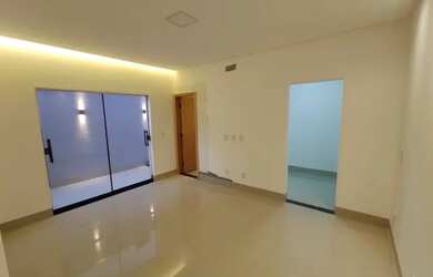 Imagem 10: Casa de alto padrão a venda no Jardim Balneário Meia Ponte, possui 360m² de lote e 185m² c