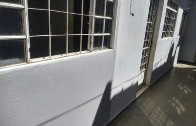 Imagem: A casa possui 1 Dormitório, 1 Banheiro, 50m² de Área e está