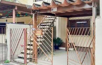 Imagem: A casa possui 1 Dormitório, 1 Banheiro, 1 Vaga na garagem