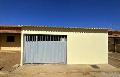 Imagem: A casa em condomínio possui 2 Dormitórios, 1 Banheiro, 2 Vagas