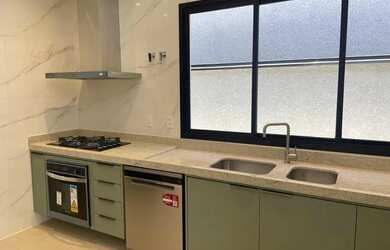 Imagem 9: Casa à Venda com 3 Suítes, Piscina e Espaço Gourmet no Condomínio Giverny!