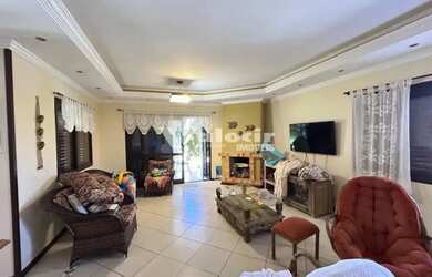 Imagem 10: Casa com piscina, 4 dormitórios, suíte, 3 banheiros, sala de estar e...