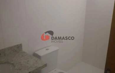 Imagem: O apartamento possui 2 Dormitórios, 1 Banheiro, 2 Vagas na