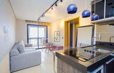 Imagem: O apartamento possui 2 Dormitórios, 1 Banheiro, 1 Vaga na garagem