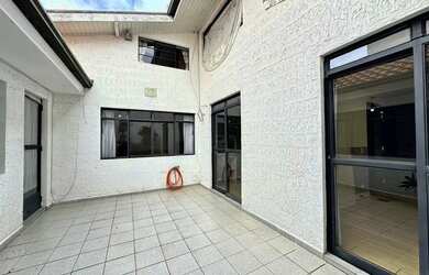 Imagem 15: Casa Térrea com Ático e 5 Quartos para Venda no Bairro Seminário Curitiba...