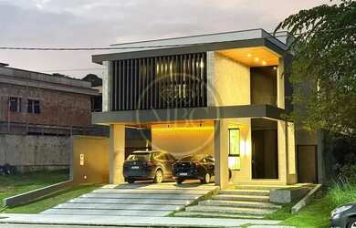 Imagem: A casa em condomínio possui 4 Dormitórios, 5 Banheiros, 4