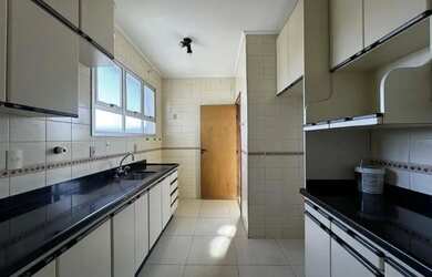 Imagem: O apartamento possui 3 Dormitórios, 2 Banheiros, 1 Vaga na