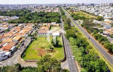 Imagem: O terreno possui 5.000m² de Área e está localizado em Jardim