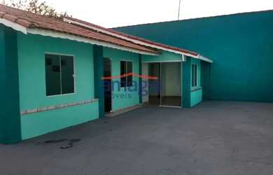 Imagem: A casa possui 2 Dormitórios, 2 Banheiros, 2 Vagas na garagem