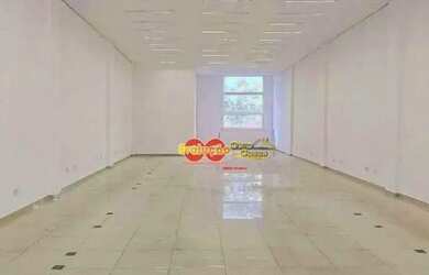 Imagem: O depósito possui 3 Vagas na garagem, 370m² de Área e está