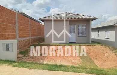 Imagem: A casa possui 2 Dormitórios, 1 Banheiro, 1 Vaga na garagem