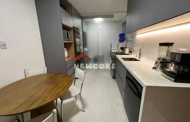 Imagem: O apartamento possui 3 Dormitórios, 2 Banheiros, 2 Vagas na