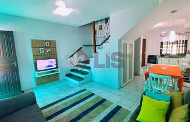 Imagem: A casa possui 2 Dormitórios, 4 Banheiros, 2 Vagas na garagem