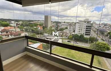 Imagem: O apartamento possui 3 Dormitórios, 1 Banheiro, 3 Vagas na