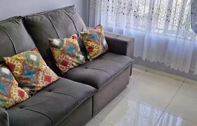 Imagem: A casa possui 2 Dormitórios, 2 Banheiros, 2 Vagas na garagem