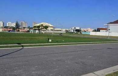 Imagem: O terreno possui 715m² de Área e está localizado em Barra