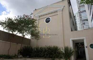 Imagem: O depósito possui 5 Vagas na garagem e 1100m² de Área e está