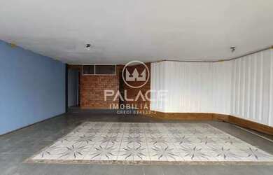 Imagem: O depósito possui 3 Vagas na garagem, 40m² de Área e está