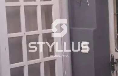 Imagem: A casa possui 4 Dormitórios, 5 Banheiros, 2 Vagas na garagem