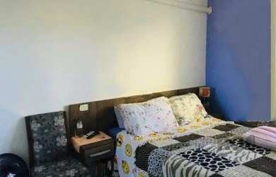 Imagem: A casa possui 1 Dormitório, 1 Banheiro, 1 Vaga na garagem