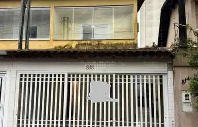 Imagem: A casa possui 2 Dormitórios, 3 Banheiros, 2 Vagas na garagem