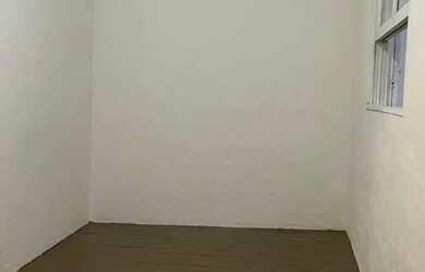 Imagem: O quarto possui Imóvel novo e está localizado em Centro