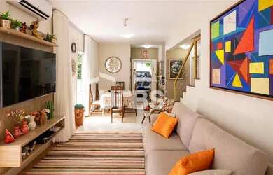 Imagem: A casa em condomínio possui 3 Dormitórios, 2 Banheiros, 5