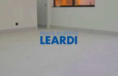 Imagem: O depósito possui 2 Vagas na garagem, 56m² de Área e está