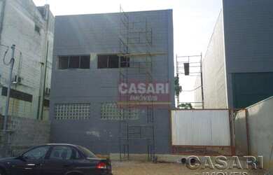 Imagem: O depósito possui 400m² de Área e está localizado em Taboão