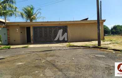 Imagem: A casa possui 3 Dormitórios, 3 Banheiros, 2 Vagas na garagem