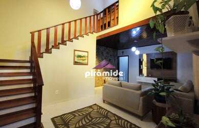 Imagem: A casa possui 3 Dormitórios, 3 Banheiros, 2 Vagas na garagem