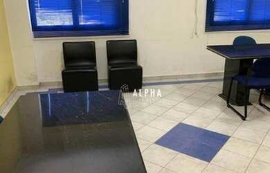 Imagem: O depósito possui 1 Vaga na garagem, 32m² de Área e está