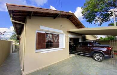 Imagem: A casa possui 2 Dormitórios, 2 Banheiros, 1 Vaga na garagem