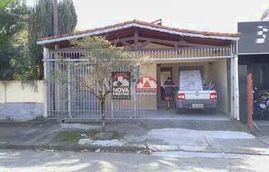 Imagem: A casa possui 3 Dormitórios, 2 Banheiros, 3 Vagas na garagem