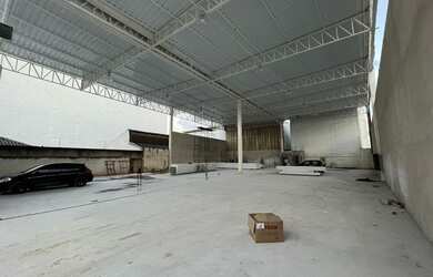 Imagem: O depósito possui 5 Vagas na garagem, 700m² de Área e está