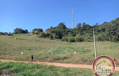 Imagem: O terreno possui 2.150m² de Área e está localizado em Loteamento