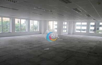 Imagem: O depósito possui 5 Vagas na garagem, 1.097m² de Área e