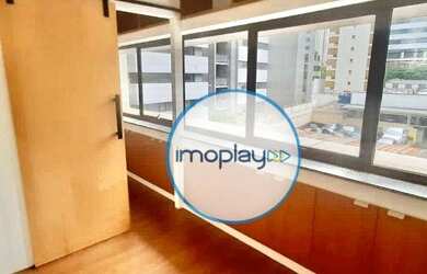 Imagem: O depósito possui 3 Vagas na garagem, 70m² de Área e está