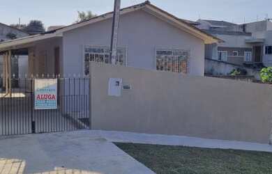 Imagem: A casa possui 2 Dormitórios, 1 Banheiro, 1 Vaga na garagem