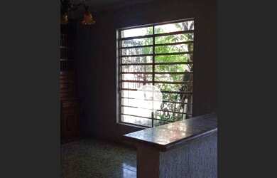 Imagem: A casa possui 3 Dormitórios, 2 Banheiros e 290m² de Área