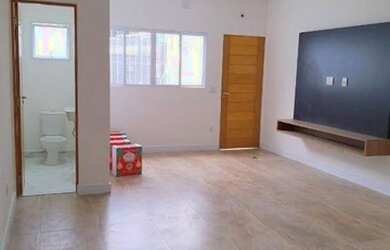 Imagem: A casa possui 2 Dormitórios, 4 Banheiros, 2 Vagas na garagem