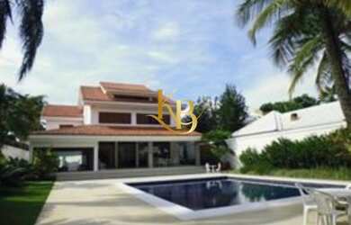 Imagem: A casa em condomínio possui 5 Dormitórios, 5 Banheiros, 5