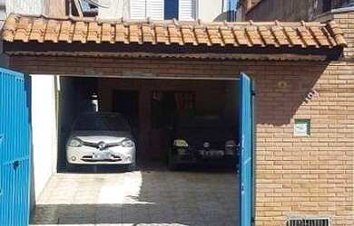 Imagem: A casa possui 3 Dormitórios, 2 Banheiros, 2 Vagas na garagem