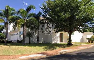 Imagem: A casa em condomínio possui 4 Dormitórios, 5 Banheiros, 4