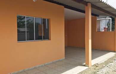 Imagem: A casa possui 2 Dormitórios, 1 Banheiro, 1 Vaga na garagem