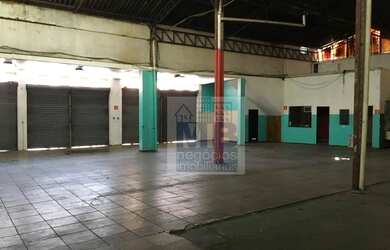 Imagem: O depósito possui 1 Vaga na garagem e 1234m² de Área e está