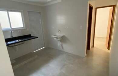 Imagem: A casa possui 2 Dormitórios, 1 Banheiro, 1 Vaga na garagem